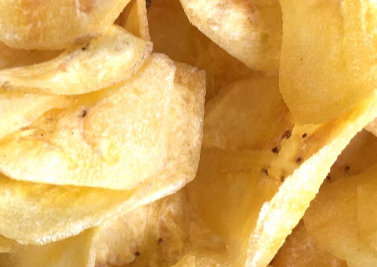 Steps to Prepare Homemade Matoke(raw banana)crisps #snacks#themechallange