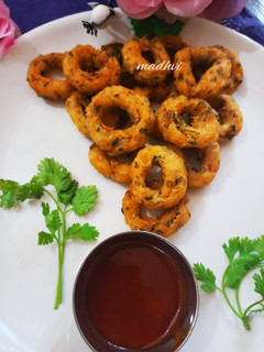 राइस रिंग्स (Rice rings recipe in hindi) रेसिपी मुख्य फोटो