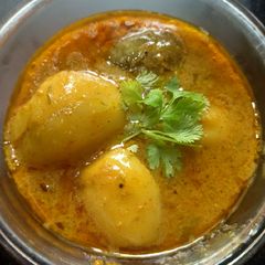 A picture of Stuff Aloo Baingan.