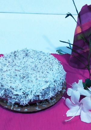 કોકોનટ કેક (Coconut Cake Recipe in Gujarati) રેસીપી મુખ્ય ફોટો
