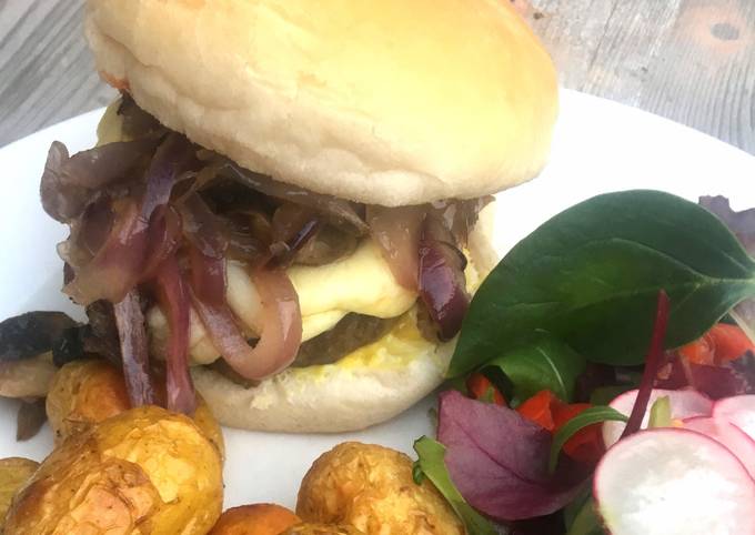 Steps to Prepare Perfect Homemade quarter pounders with mozarella, caramelised garlic red onions and mushrooms