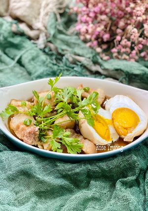 Hình của món Thịt Kho Trứng Vịt Muối.
