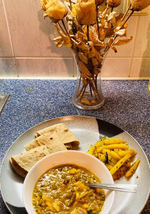 A picture of Egg Moong dal tadka.