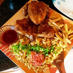 A picture of Chicken sahab platter😉(steamed roast chicken with pasta).