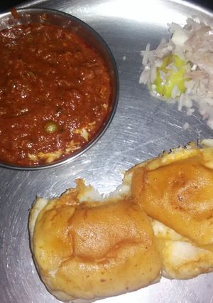 A picture of One pot Pav Bhaji.