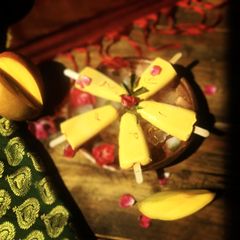 A picture of Mango Kesar Kulfi.