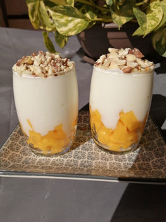 Una foto de Vasito de mango y yogurt