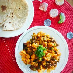 A picture of Winter Special Cauliflower and Peas Subji (Gobhi Mutter Subji).