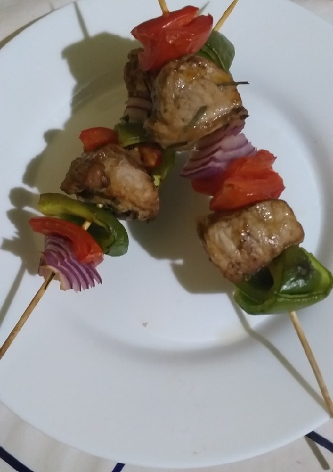 Una foto de Brochetas de res