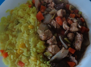 Una foto de Sofrito de pollo y vacuno