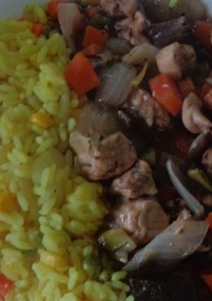 Una foto de Sofrito de pollo y vacuno