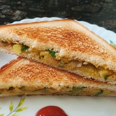 A picture of 🥪 Crispy Potato Sandwich.