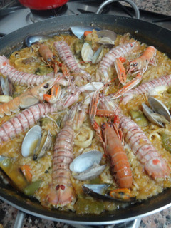 Una foto de Paella de galeras
