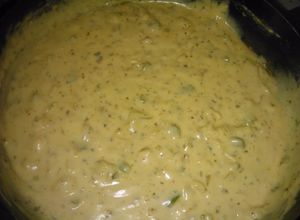 Una foto de Salsa Blanca, cebolla y pimiento verde