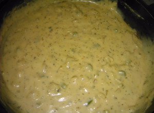 Una foto de Salsa Blanca, cebolla y pimiento verde