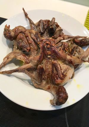 Hình của món Cút chiên bơ.