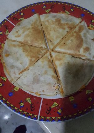 Una foto de Quesadilla de pollo y jamón