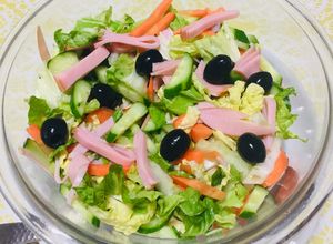 Una foto de Ensalada fresca con col china