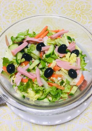 Una foto de Ensalada fresca con col china