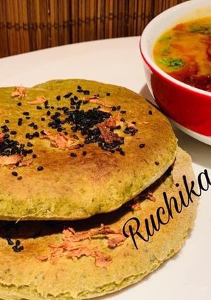 A picture of Spinach Naan & daal fry.