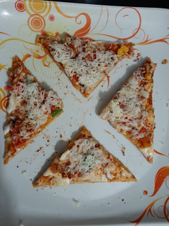 પીઝા (pizza recipe in Gujarati) રેસીપી મુખ્ય ફોટો
