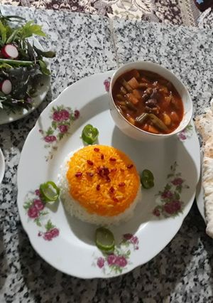 عکسی از دستور خوراک لوبیا سبز به همراه پلوو نون محلی شوهر پز 😉