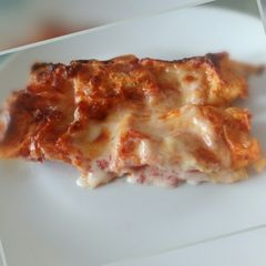 A picture of Cannelloni al ragù di salsiccia.