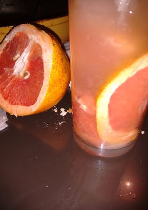Una foto de Gancia con pomelo