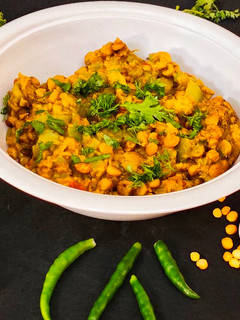 चने दाल की लौकी (chane dal ki lauki recipe in Hindi) रेसिपी मुख्य फोटो