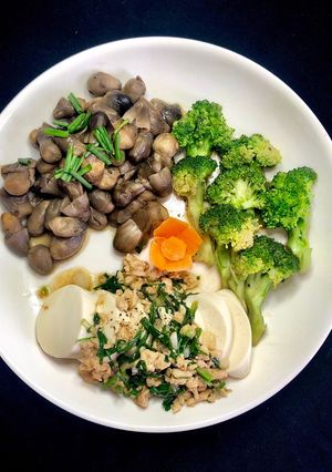 Hình của món Bữa trưa keto.