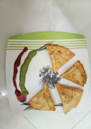 A picture of Veg samosa.