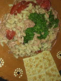 Una foto de Ensalada de atún con pasta