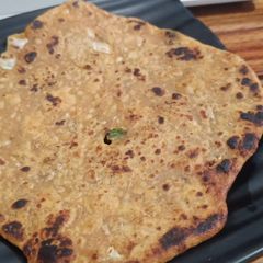 A picture of Instant Mooli Ke Parathe.