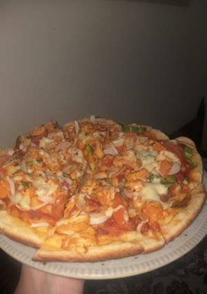 A picture of Homemade tawa pizza.