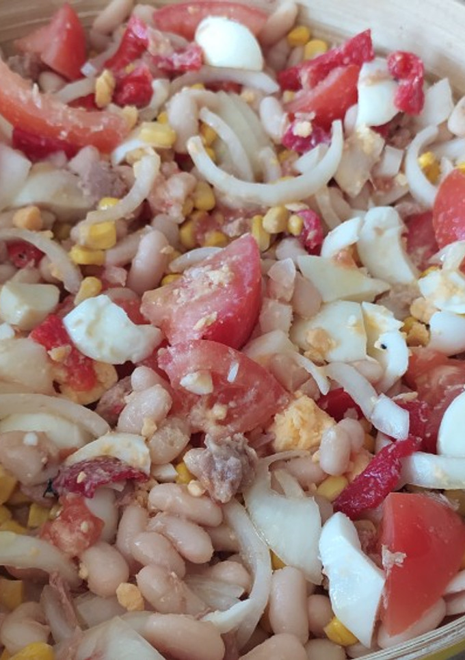 Una foto de Ensalada de alubias blancas