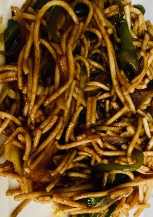 A picture of Mama noodles.