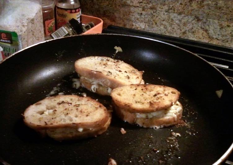 garlic grilled cheese