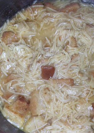 Una foto de Sopa de pollo instantánea con fundamento