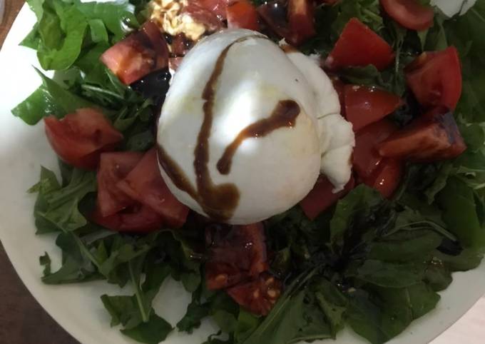 Burrata salad