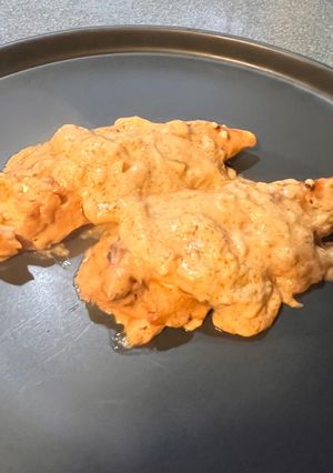 A picture of Cream cheese chicken.