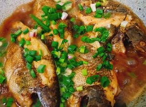 Hình của món Cá sặc rằn kho.
