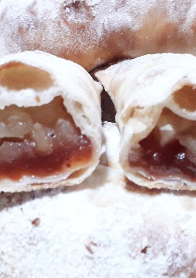Una foto de Empanadas de manzana y membrillo