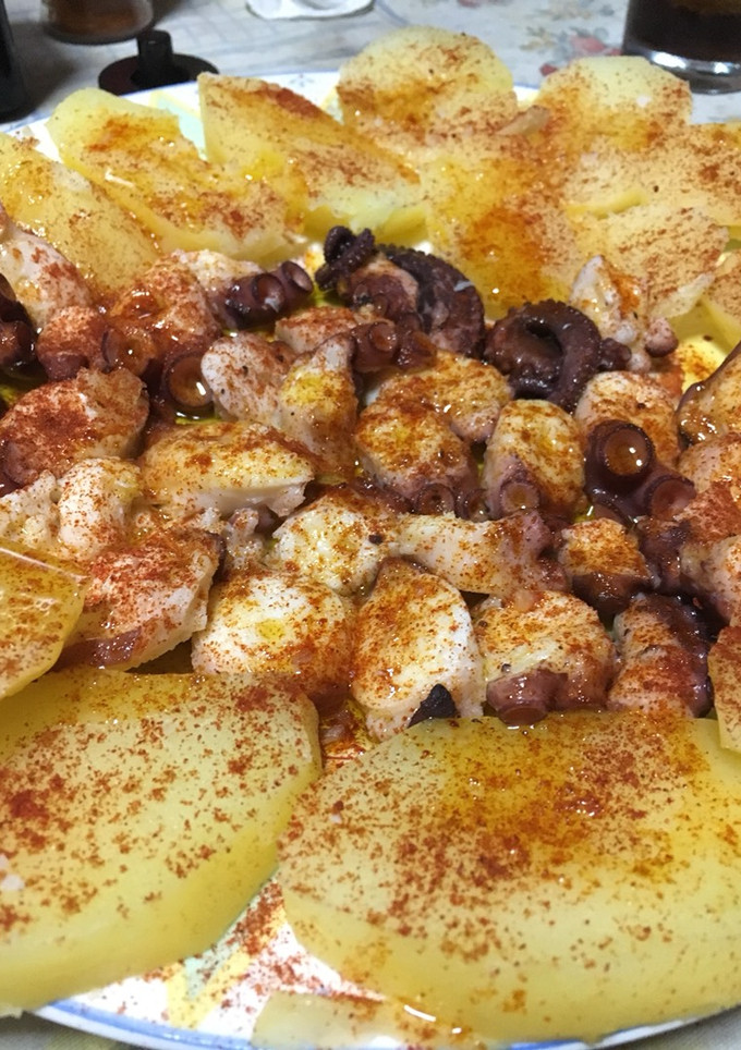 Una foto de Pulpo a la gallega de una granaina