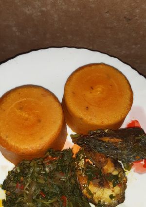 A picture of Moi-moi with steamed vegetable.