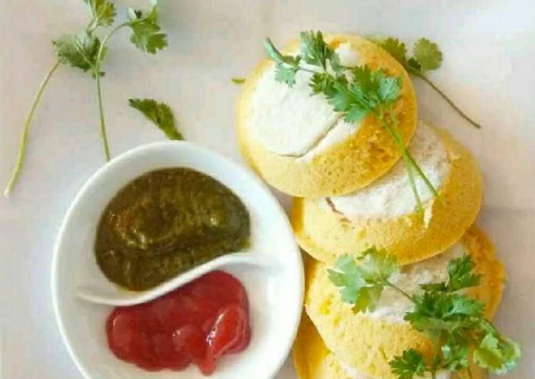 Step-by-Step Guide to Make Perfect Bread Dhokla