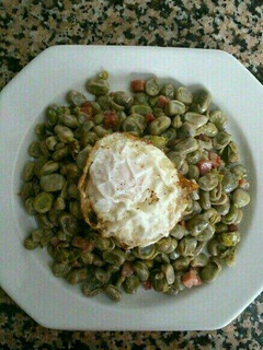 Una foto de Habas con jamón