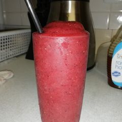 A picture of Simple strawberry and blueberry smoothie.