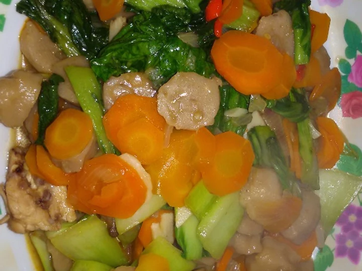 Langkah Mudah untuk Menyiapkan Resep Tumis pakchoy baso wortel pedas manis yang Menggugah Selera