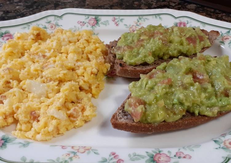 Huevos revueltos con sorpresa