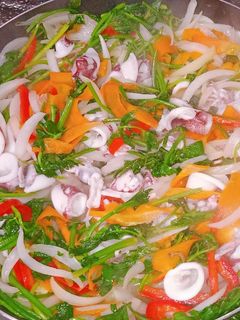 Hình của món Mực xào cần tỏi ớt chuông.